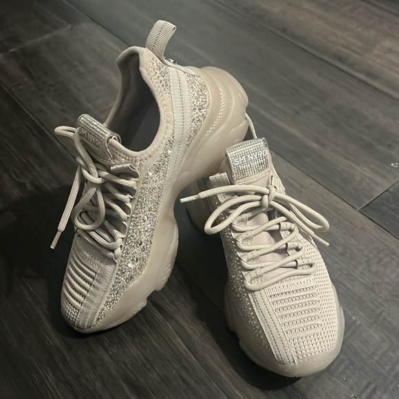 Steve Madden Blush crystal sneakers - Picture 2 of 11